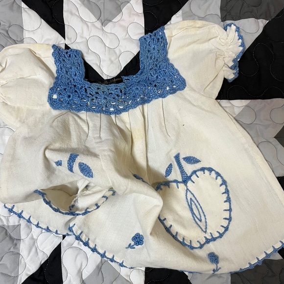 Vintage South Pacific Apparel - Picture 2 of 5